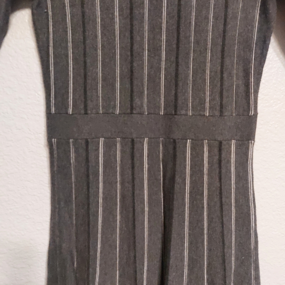 Banana Republic Short Sleeve Fit and Flare Knit Midi Dress- size XS - Picture 4 of 7